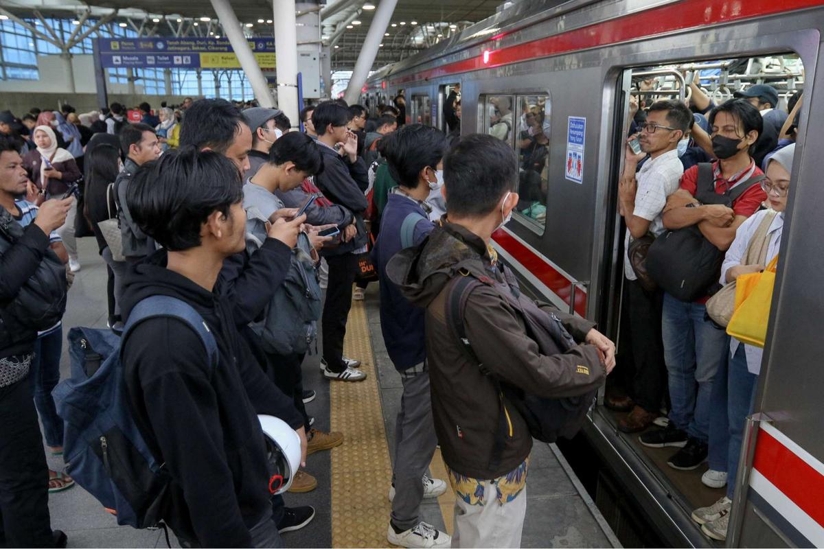 Perjalanan KRL Jabodetabek ditambah mulai 1 Februari 2025