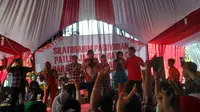 Silaturahmi dengan Warga Pati, Djarot Sumbang Dua Lagu