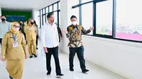 Presiden RI Joko Widodo (Jokowi) bersama  Menteri Kesehatan RI Budi Gunadi Sadikin meresmikan gedung baru RSUD Soedarso, Pontianak, Kalimantan Barat, Selasa, 9 Agustus 2022. (Foto: Dok Kemenkes)