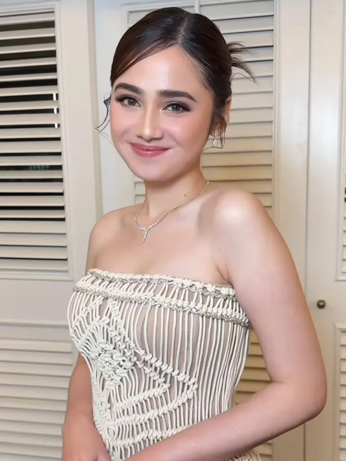 Syifa Hadju Tampil Glowing dengan Makeup Fresh di Perayaan MD Entertainment