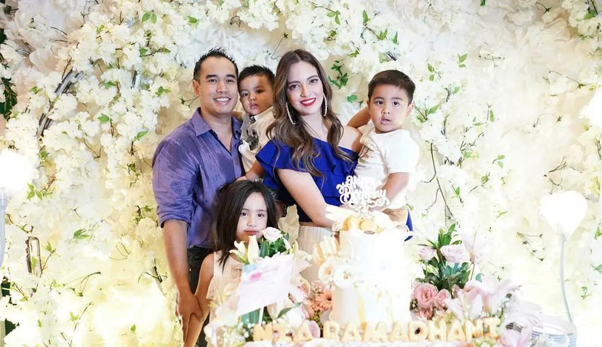 Nia Ramadhani dan Ardie Bakrie (Instagram/ramadhaniabakrie)