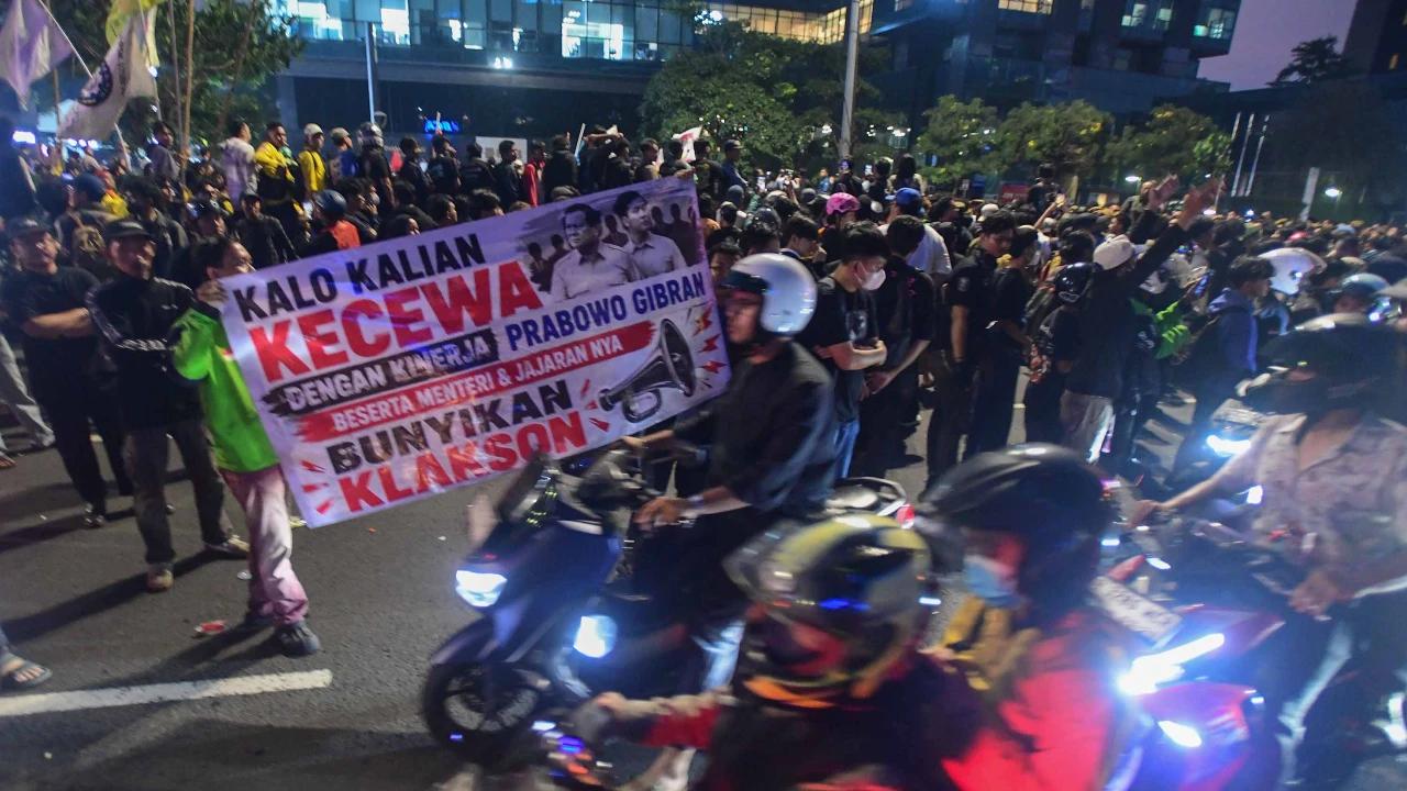 FOTO: Gelombang Aksi Mahasiswa Soroti Beban Ekonomi Masyarakat