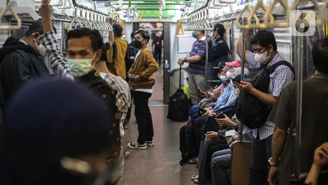 7,6 Juta Penumpang Padati KRL Commuter Line Sepekan Angkutan Lebaran 2025