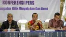 Komite BPH Migas Jugi Prajogjo memberi keterangan terkait penetapan harga jual gas bumi melalui pipa jaringan gas, Jakarta, Selasa (5/3). Harga jual di tujuh kabupaten/kota lebih rendah dibanding harga LPG tabung di pasaran. (Liputan6.com/FaizalFanani)