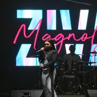 Ziva Magnolya di panggung The Sounds Project 2024. [Foto: Adrian Putra/Fimela]