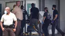 Martine Moise, ibu negara Haiti, tiba Jackson Health System's Ryder Trauma Center, untuk perawatan, di Miami, Rabu (7/7/2021). Presiden Haiti Jovenel Moise dibunuh dan istrinya terluka dalam aksi penyerangan di kediaman pribadinya pada Rabu dini hari. (Carl Juste/Miami Herald via AP)