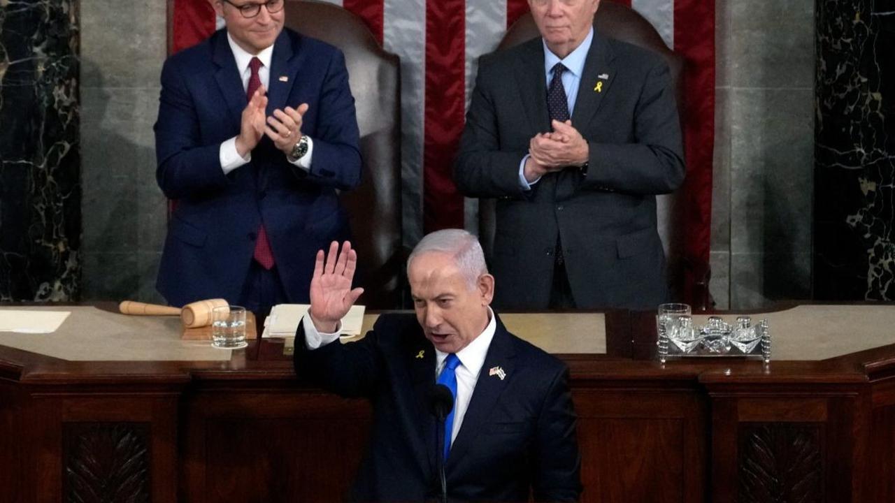 Perdana Menteri (PM) Israel, Benjamin Netanyahu menyampaikan pidato dalam pertemuan gabungan Kongres Amerika Serikat (AS) di Capitol Hill, Washington, AS, pada Rabu (24/7/2024). Pidato Netanyahu mendapat sambutan riuh dari anggota Kongres AS, namun menuai