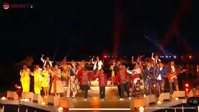 Penampilan para pengisi acara dalam Welcoming Dinner KTT ke-42 ASEAN 2023 di Hotel Ayana Komodo Resort, Labuan Bajo, Nusa Tenggara Timur. (Tangkapan Layar Youtube Setpres RI)