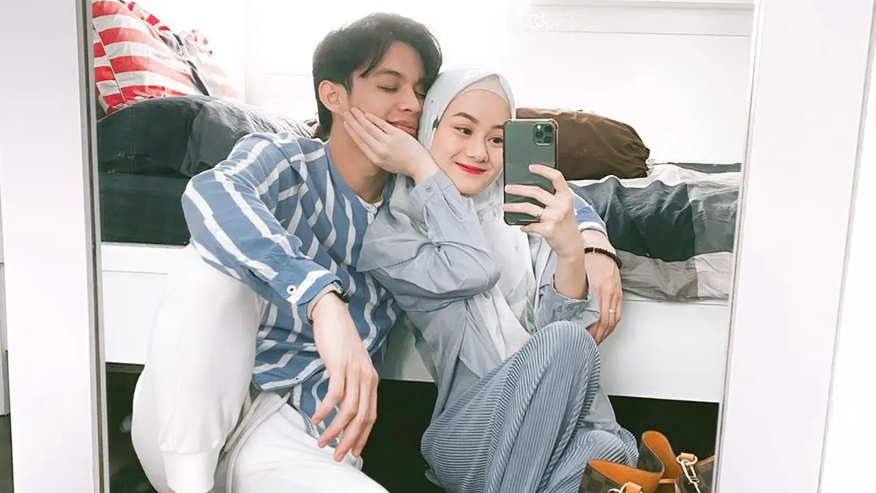 [Fimela] Rey Mbayang dan Dinda Hauw