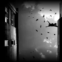 Pemuda China ini tengah berjalan mendadak melihat ke arah atas. Tiba-tiba ada perempuan hendak bunuh diri. Dia pun sigap menangkapnya!