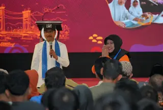 Menteri Sosial Saifullah Yusuf (Gus Ipul) menghadiri Open House Sekolah Rakyat di SRMA 7 Palembang, Minggu (28/6/2026). (Biro Humas Kemensos / Alpenta Mulia Sitompul)