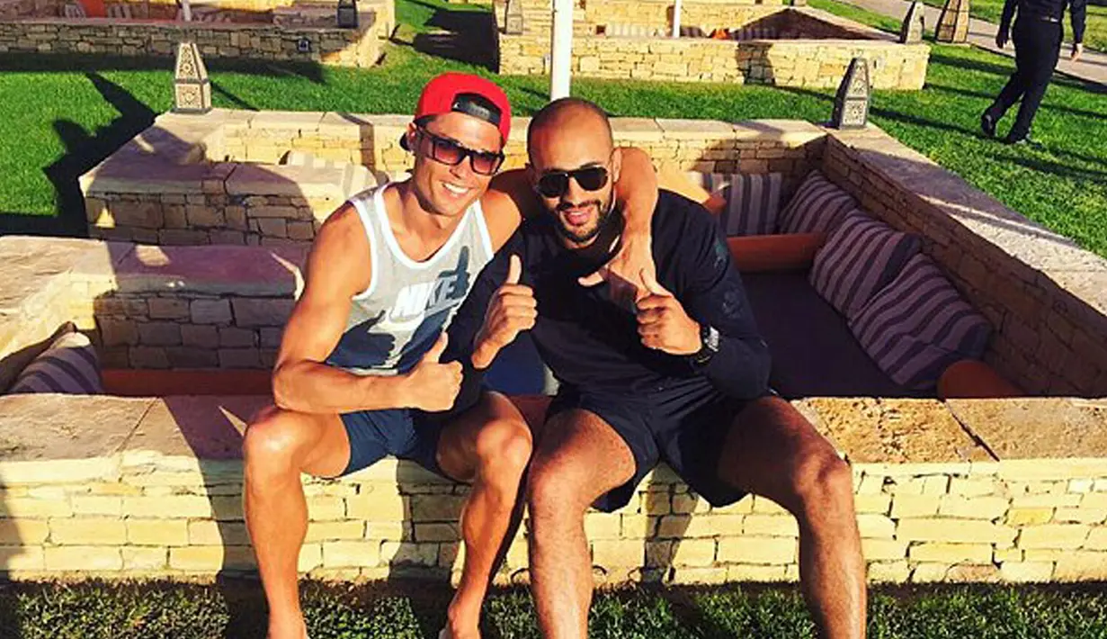 Salah satu potret yang menimbulkan rumor bahwa bintang Real Madrid, Christiano Ronaldo tengah menjalin kedekatan dengan dengan atlet kickboxing asal Maroko, Badr Hari. (dailymail.co.uk)