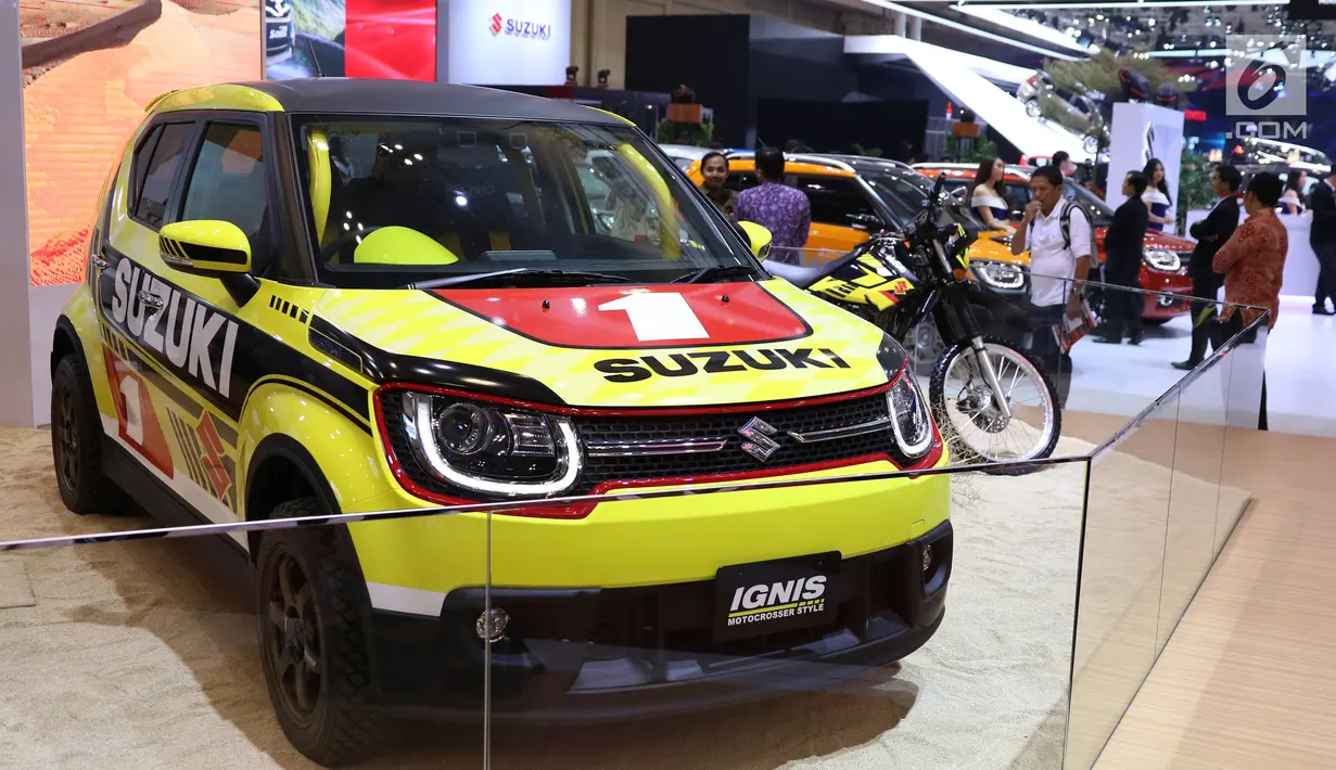 Tampilan mobil terbaru dari Suzuki Ignis yang dipamerkan dalam ajang Gaikindo Indonesia International Auto Show (GIIAS) 2017, di ICE, BSD, Tangerang Selatan, Kamis (10/8). (Liputan6.com/Angga Yuniar)