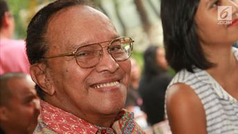 Jenazah Bob Tutupoly Dimakamkan di TPU Tanah Kusir Jakarta, Kamis 7 Juli 2022