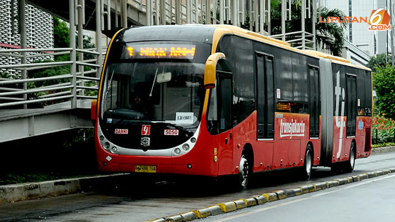 transjakarta24jam-130115b.jpg