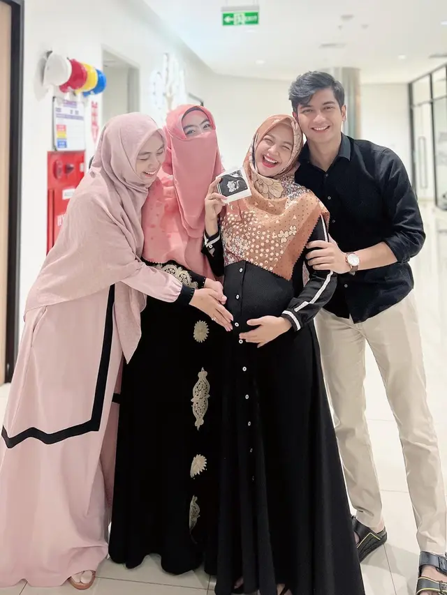 Oki Setiana Dewi dan Ria Ricis