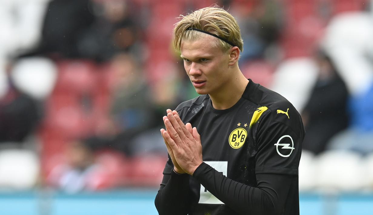 11. Erling Haaland (Borussia Dortmund) - Penyerang Norwegia ini menjadi salah satu calon kuat peraih Golden Boy 2020. Haaland tercatat sukses menceploskan 44 gol dalam 40 penampilan untuk RB Salzburg dan Borussia Dortmund di semua kompetisi. (AFP/Christof Stache)