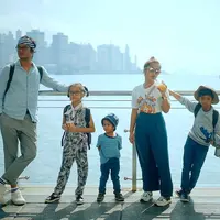 Semakin cantik memesona, personil Be3 ini punya keluarga yang kompak dan fashionable. (Sumber foto: widimulia/instagram)