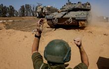 FOTO: Deretan Tank Pasukan Zionis Israel Bersiap untuk Serangan Darat ke Rafah