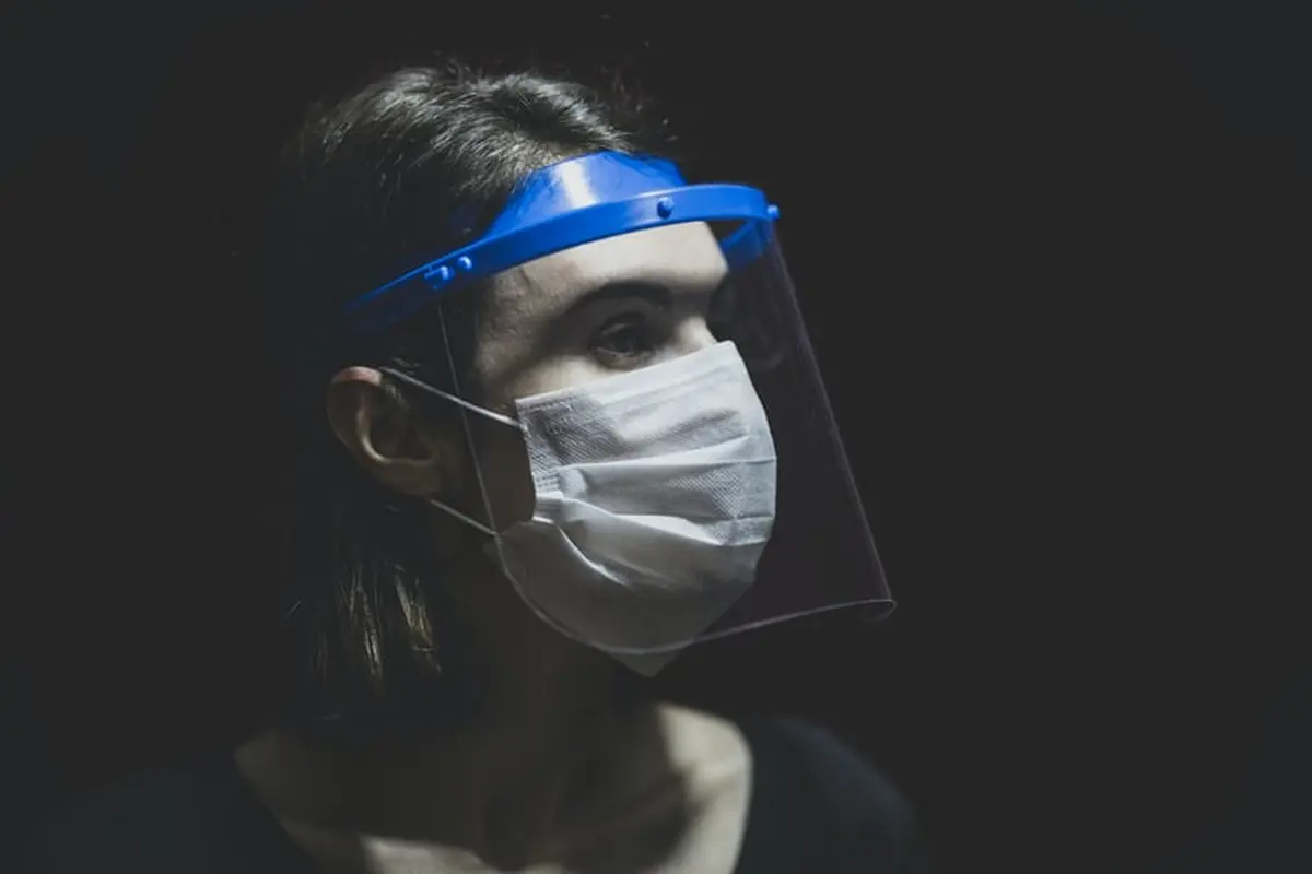 Ilustrasi face shield