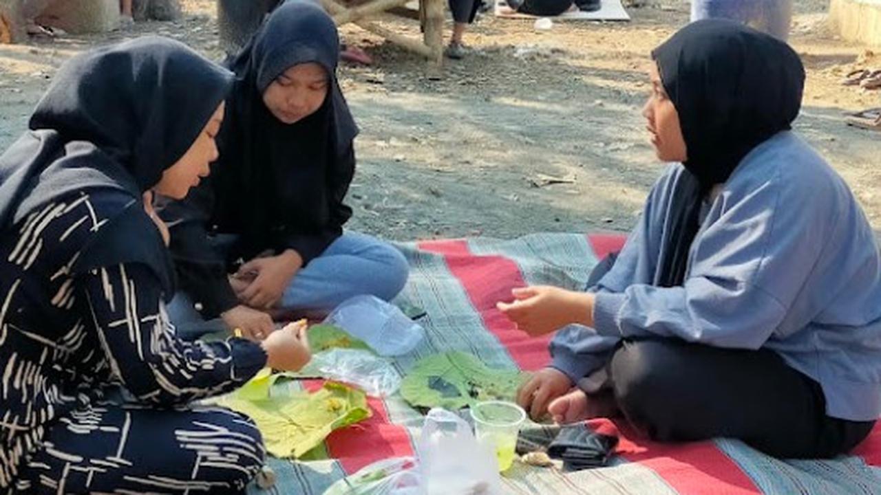 Pasar Latar Cendhani Lamongan