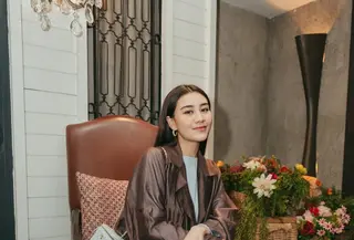 Intip detail looks Aaliyah Massaid yang bisa jadi inspirasi untuk buka puasa bersama. [@aaliyah.massaid].