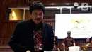 Kepala Badan Pembinaan Ideologi Pancasila (BPIP) Yudian Wahyudi bersiap mengikuti Rapat dengar Pendapat dengan Komisi II DPR di Kompleks Parlemen, Senayan, Jakarta, Selasa (18/2/2020). Agenda rapat salah satunya membahas rencana pemulangan anak-anak ISIS eks WNI. (Liputan6.com/Johan Tallo)