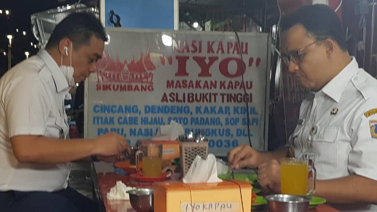 Anies dan Ariza makan nasi kapau