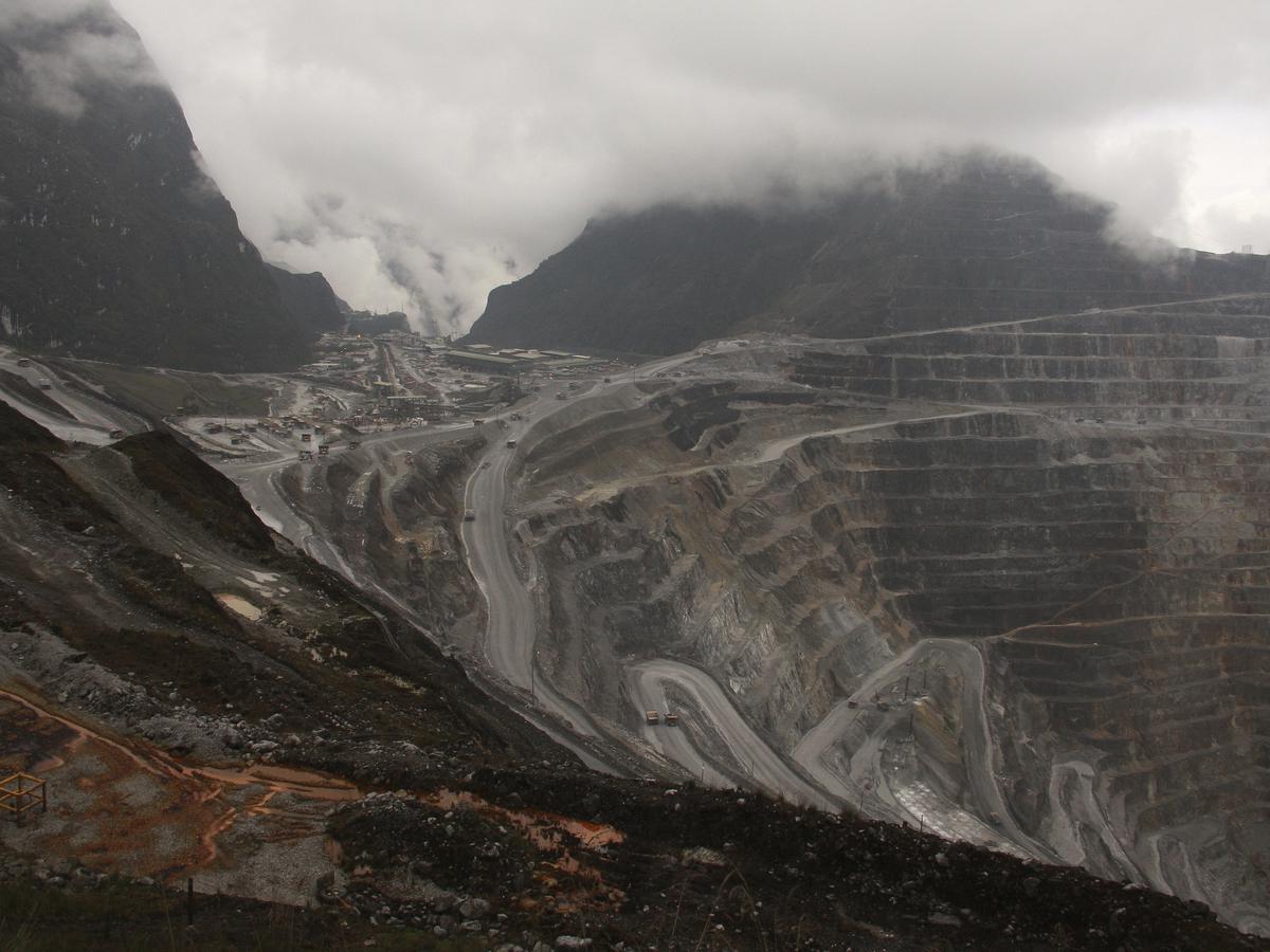 Sejarah tambang emas freeport papua