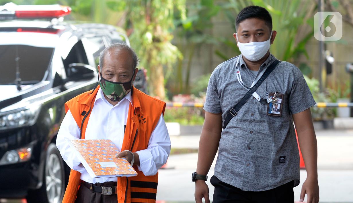 Terdakwa mantan anggota DPRD Kota Bandung, Kadar Slamet akan menjalani persidangan secara online lanjutan di Gedung KPK, Jakarta, Rabu (24/06/2020). Kadar diperiksa terkait kasus dugaan korupsi pengadaan tanah untuk RTH di lingkungan Pemerintah Kota Bandung Tahun 2012-2013. (merdeka.com/Dwi Narwoko)