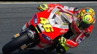Valentino Rossi saat membela Ducati pada 2011-2012. (Youtube)
