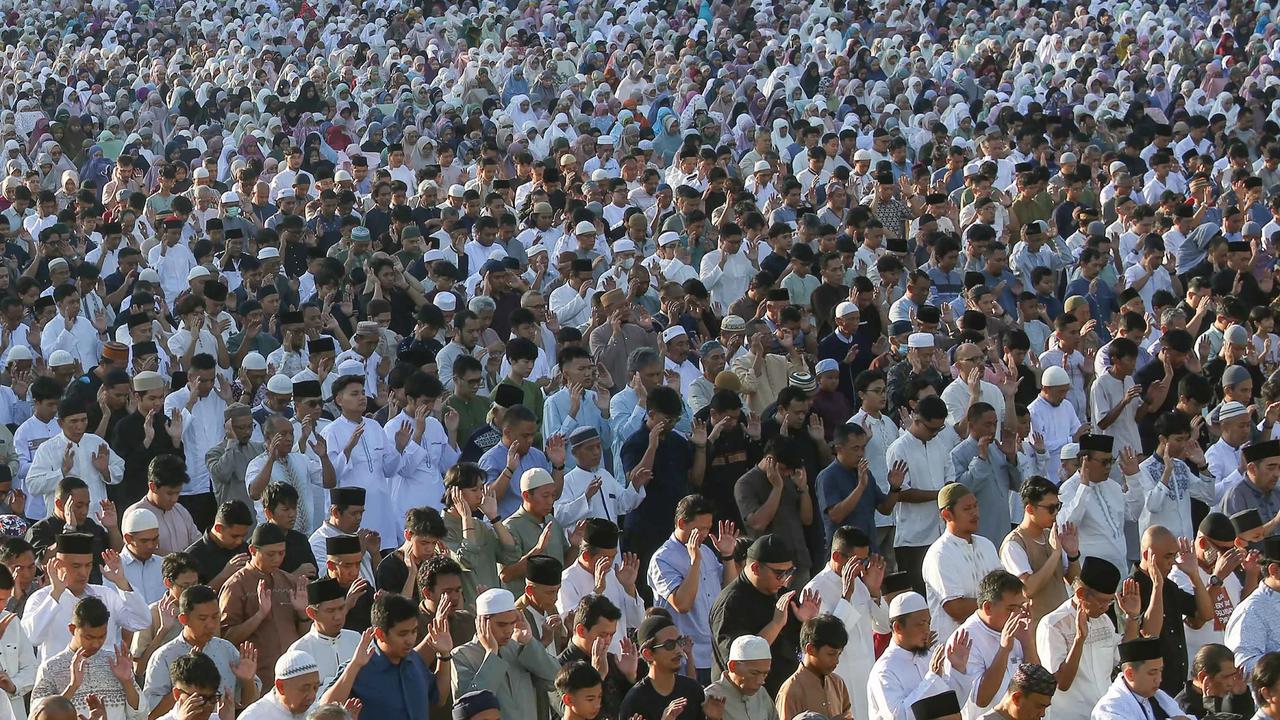 FOTO: Ribuan Jemaah Muhammadiyah Salat Idul Fitri di Bogor