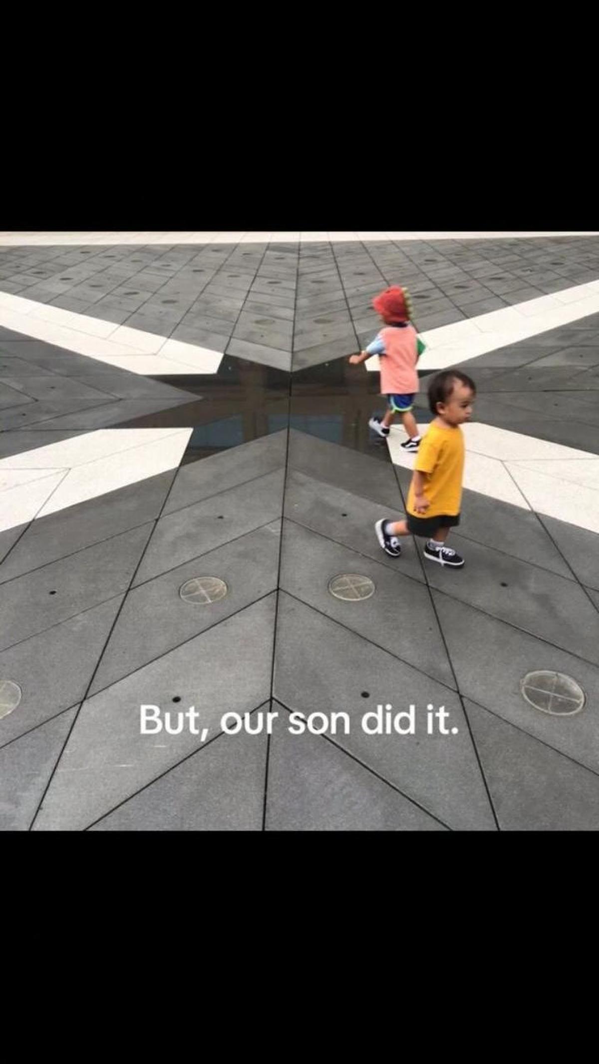 Selanjutnya, ia mengunggah potret dua anak laki-laki seumuran dan menuliskan "But, pur son did it".