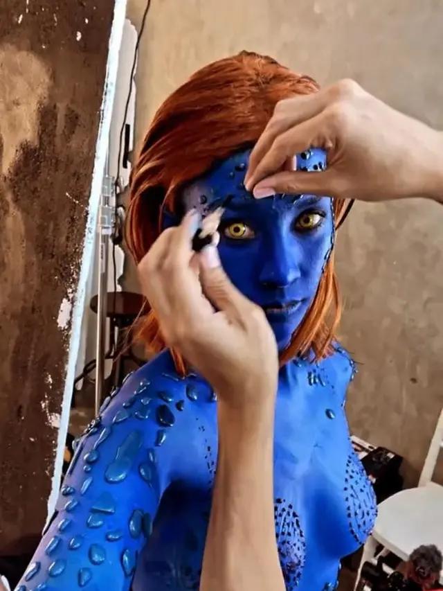 Adu Gaya Anya Geraldine dan Kim Kardashian Sama-sama Jadi Mystique di Momen Halloween