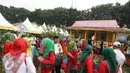 Festival Lebaran Betawi IX menampilkan keunikan 5 wilayah administrasi di Jakarta yang memamerkan produk maupun kesenian yang menjadi ciri khasnya masing-masing, Lapangan Banteng, Jakarta, Minggu (14/8). (Liputan6.com/Immanuel Antonius)