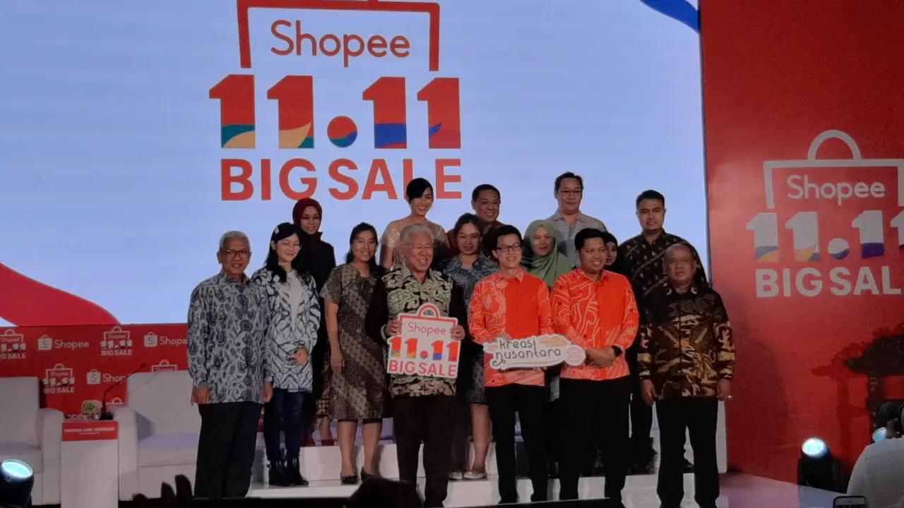 Mendag Enggar Pesan Ibu Rumah Tangga Beli Produk Lokal di e-Commerce   Menteri Perdagangan (Mendag) Enggartiasto Lukita dalam acara Shopee 11.11 Big Sale di Jakarta, Senin (14/10/2019).
