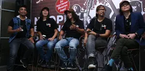 Slank menggelar konser tanpa Abdee Slank.