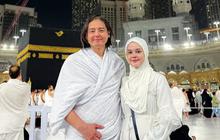 6 Momen Roger Danuarta dan Cut Meyriska saat Umrah Bersama 2 Anaknya, Berdoa sampai Nangis di Depan Ka'bah