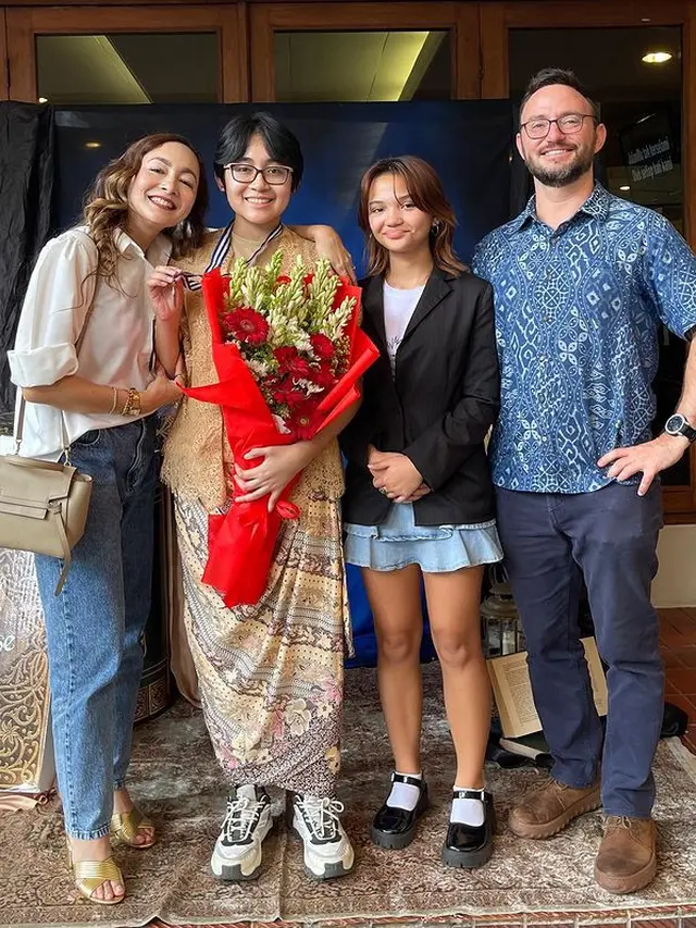 [Fimela] Brinette anak Dewi Rezer dan Marcelino Lefrandt