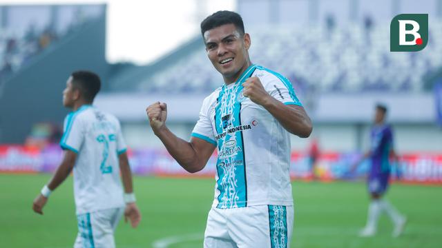Foto: 2 Gol Alexandro Santos Tuntaskan Dendam PSBS Biak Atas Persita Tangerang di BRI Liga 1