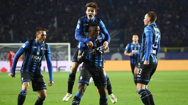 Para pemain Atalanta merayakan gol yang dicetak Duvan Zapata ke gawang Juventus pada perempat final Copa Italia. (AP/Paolo Magni)