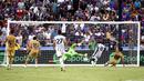 Sementara dua gol Juventus diborong oleh Moise Kean. (Ron Jenkins/Getty Images/AFP)
