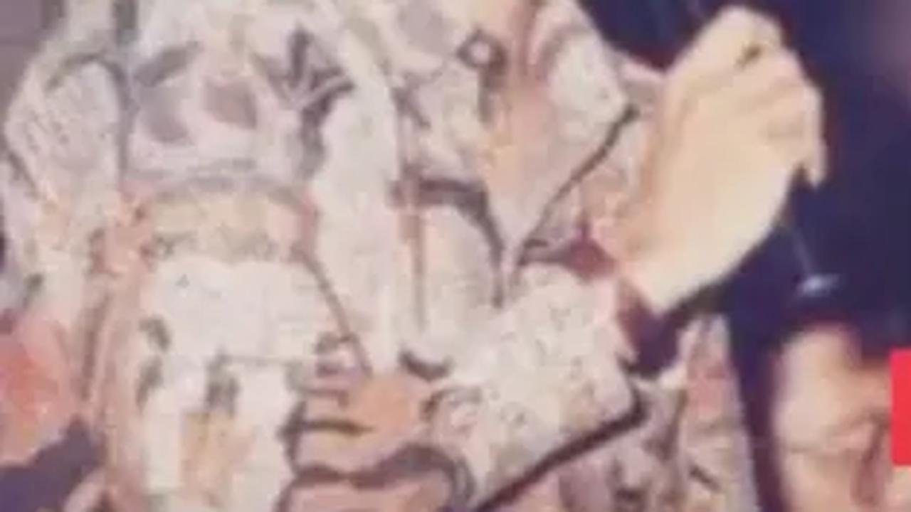 Mahfud MD, sosok bakal calon wakil presiden dari PDIP pendamping Ganjar Pranowo mendapatkan sorotan publik. Mahfud adalah putra daerah asli Jawa Timur yang lahir di Kabupaten Sampang.