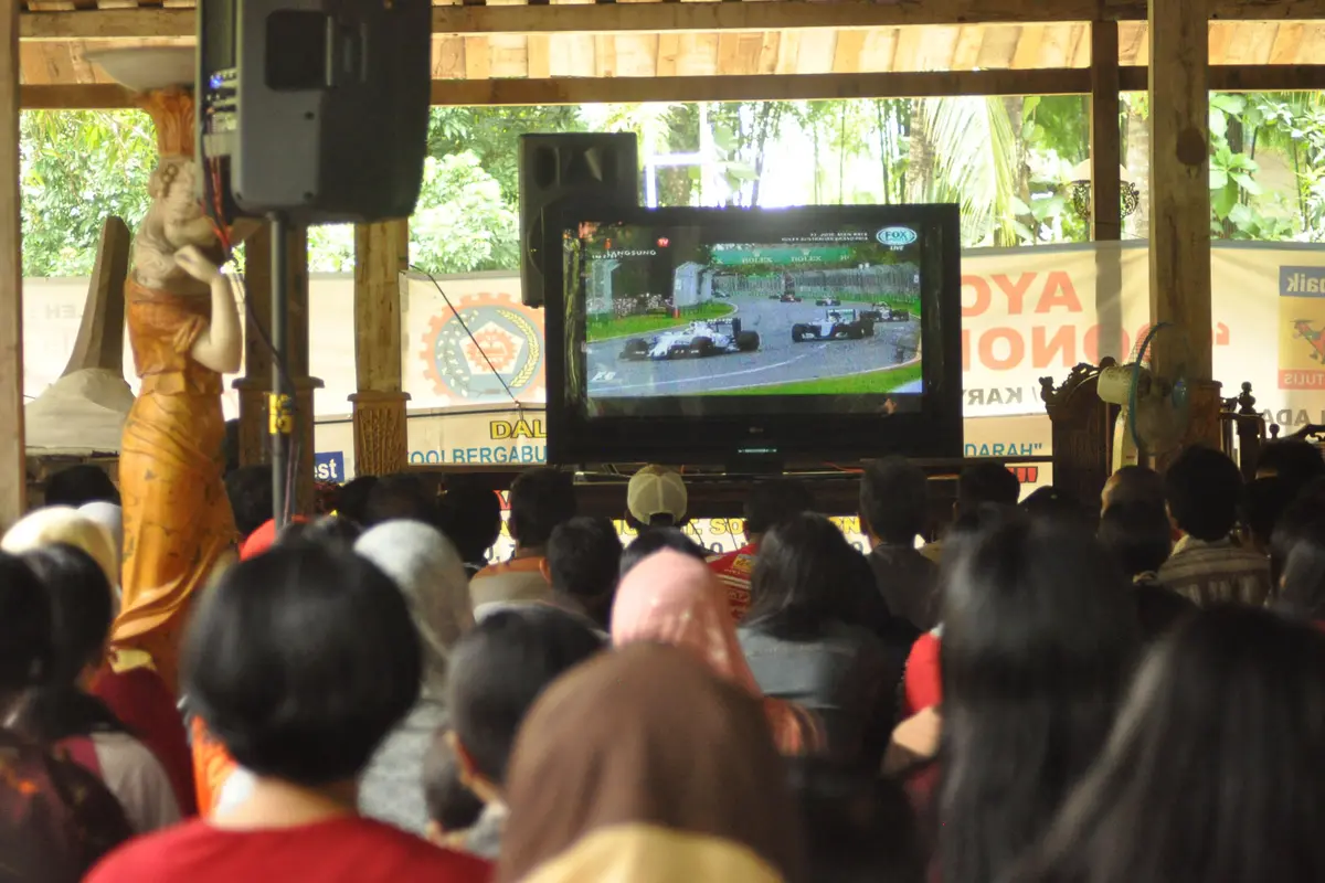 Nobar Rio Haryanto 