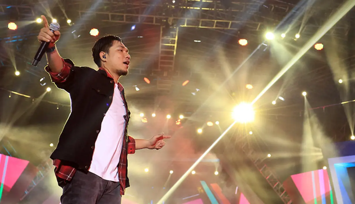 Dari sekian banyak musisi di tanah air, Armada menjadi salah satu yang mampu meraih kesuksesannya di tahun 2017, yakni lewat singlenya yang ngehits banget berjudul Asal Kau Bahagia. (Deki Prayoga/Bintang.com)