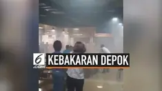 Kebakaran terjadi di area makan ITC Depok. Meski tidak besar kebakaran membuat karyawan dan pengunjung panik hingga dievakuasi keluar gedung. 5 mobil pemadam dikerahkan memadamkan api.