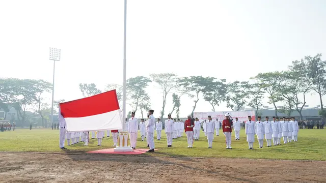 Pimpin Upacara HUT RI ke-80, Bupati Kediri Ajak Warga Teladani Semangat Pahlawan