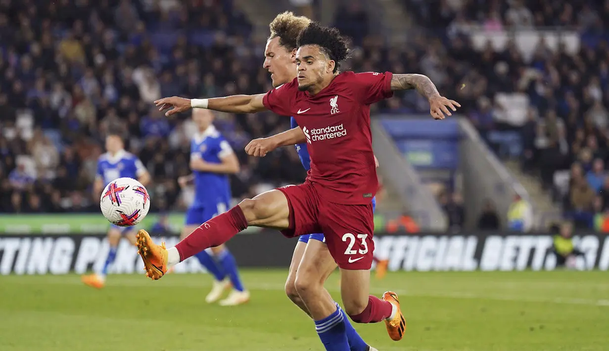 Liverpool hanya tertinggal satu angka dari Newcastle United dan Manchester United yang secara berurutan menduduki peringkat ketiga serta keempat. (Tim Goode/PA via AP)