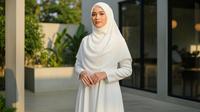 Gamis Putih Kekinian (AI)