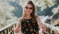 Ilustrasi perempuan cantik dan baik/copyright unsplash.com/Hannah Busing